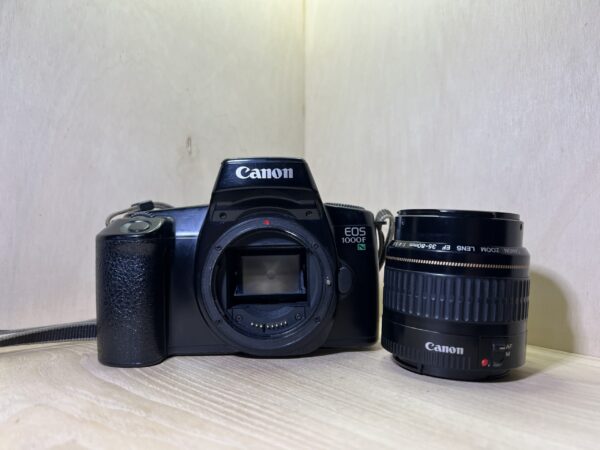 Canon EOS 1000F N + objectif Canon EF 35-80mm f/4-5.6 USM