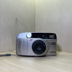 Minolta Riva Zoom 70 – Gris