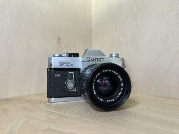 Canon FTb QL + Zoom Canon FD 35-70mm f/3.5-4.5