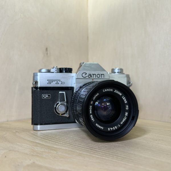 Canon FTb QL + Zoom Canon FD 35-70mm f/3.5-4.5