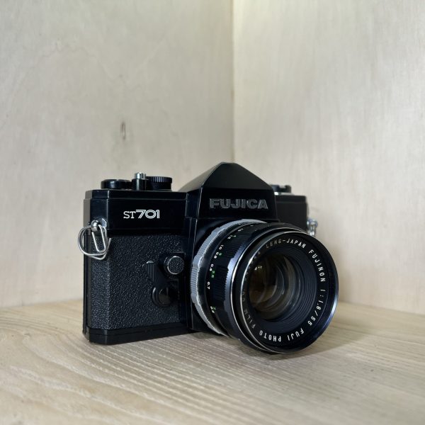 Fujica ST701 + Fujinon 55mm f/1.8 – Reflex M42 - Noir