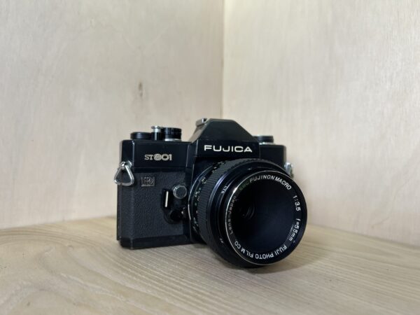 Fujica ST801 + EBC Fujinon Macro 55mm f/3.5 – Boîtier M42