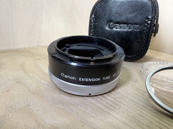 Canon Extension Tube FD 25 + filtre Skylight 46mm - Noir