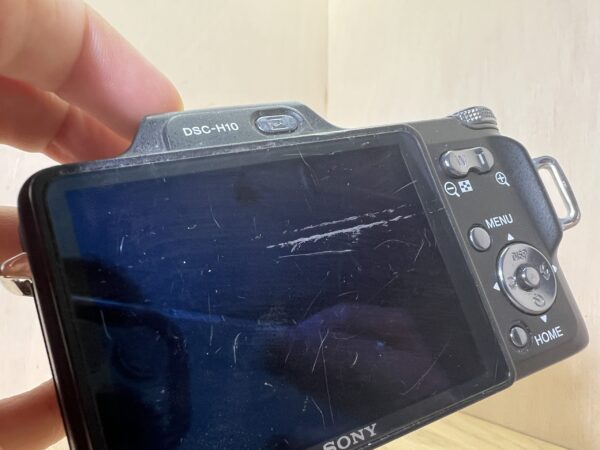 Sony Cyber-shot DSC-H10 (8.1 MP, Zoom 10x, Écran rayé)
