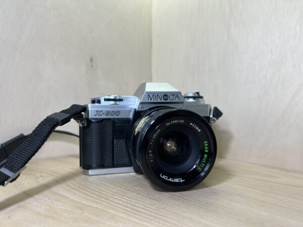 Minolta X-300 + Tamron 28mm f/2.8 BBAR Multi C - Argent