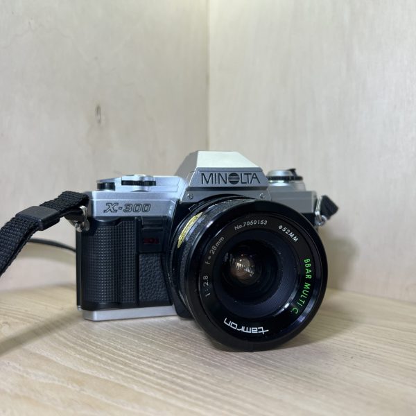 Minolta X-300 + Tamron 28mm f/2.8 BBAR Multi C - Argent