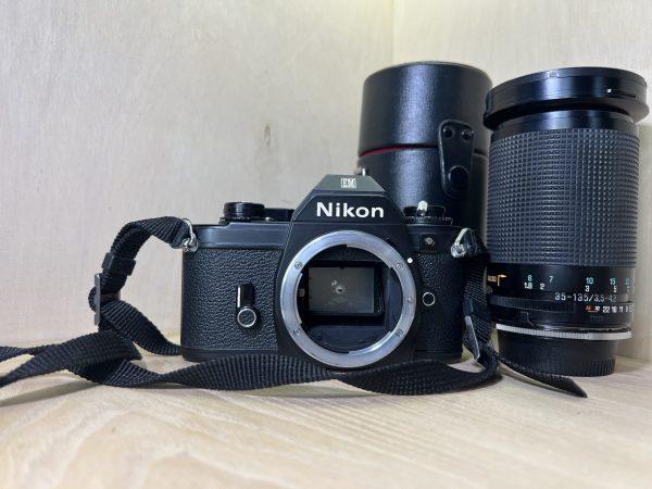 Nikon EM + objectif Albinar ADG 35–135mm f/3.5–4.2 Macro - Noir