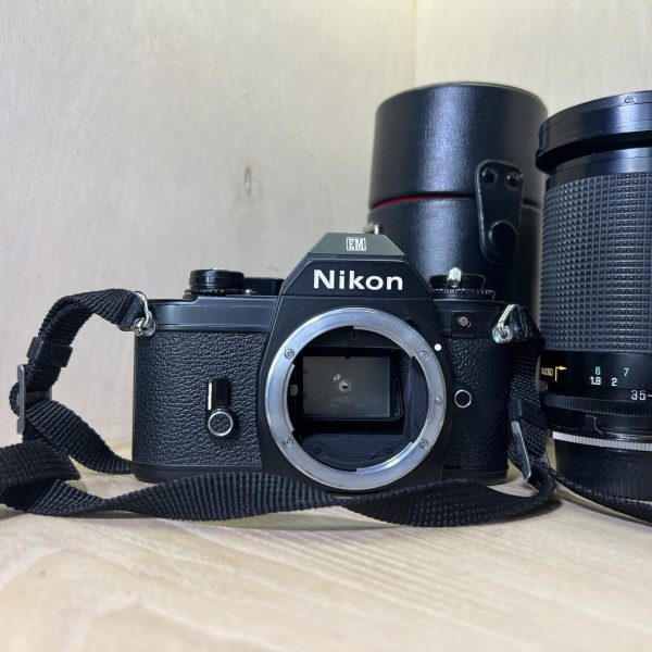 Nikon EM + objectif Albinar ADG 35–135mm f/3.5–4.2 Macro - Noir