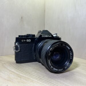 Cosina CT-10 + objectif MC Cosinon-Z 35-70mm f/3.5-4.5 – Noir