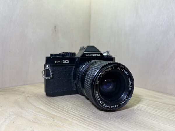 Cosina CT-10 + objectif MC Cosinon-Z 35-70mm f/3.5-4.5 - Noir