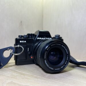 Praktica BCA + Prakticar 35–70mm f/3.5–4.8 – Noir