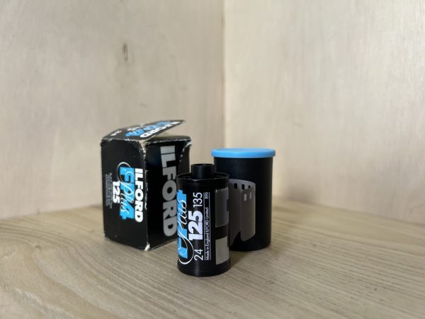 Pellicule Ilford FP4 Plus 125 (135, 24 poses) – Périmée