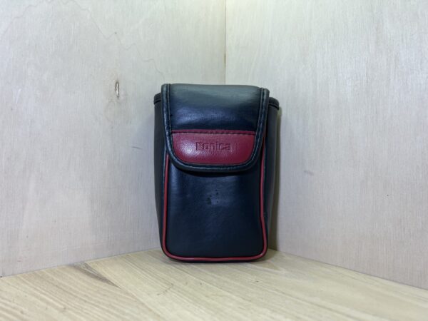 Housse Konica souple noire et rouge – pour compact argentique - Noir