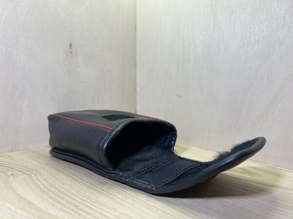 Housse Konica souple noire et rouge – pour compact argentique - Noir