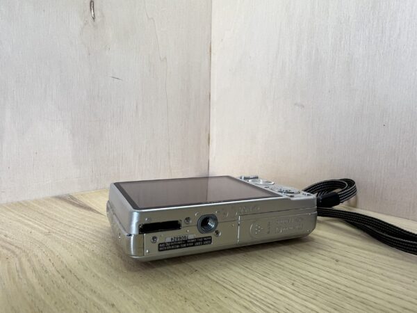 Sony Cyber-shot DSC-W230