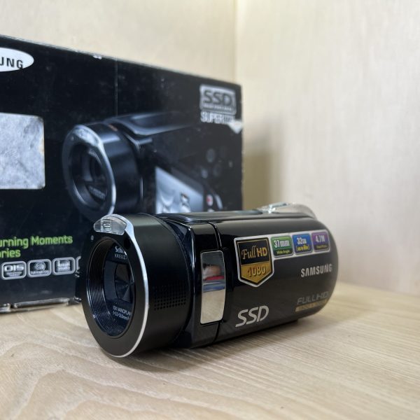 Samsung SSD Super Full HD - Noir