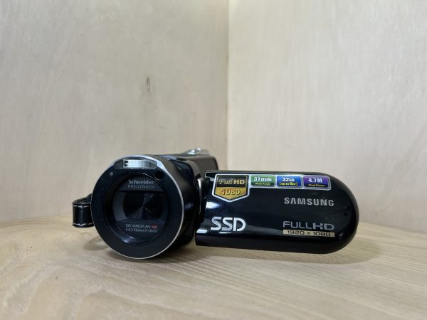 Samsung SSD Super Full HD - Noir