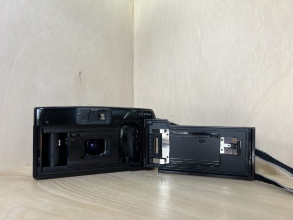 Minolta Zoom 90 AF – Compact argentique autofocus avec zoom motorisé