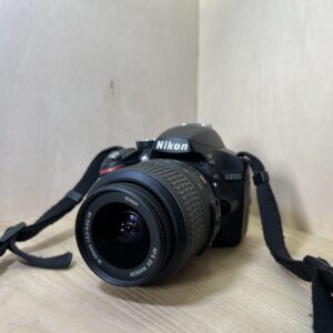 Nikon D3200 + Objectif 18-55mm VR | Comme neuf, avec boîte et accessoires – Noir