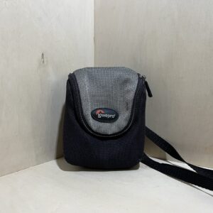 Sacoche Lowepro compacte – idéale pour appareil photo numérique compact – Gris