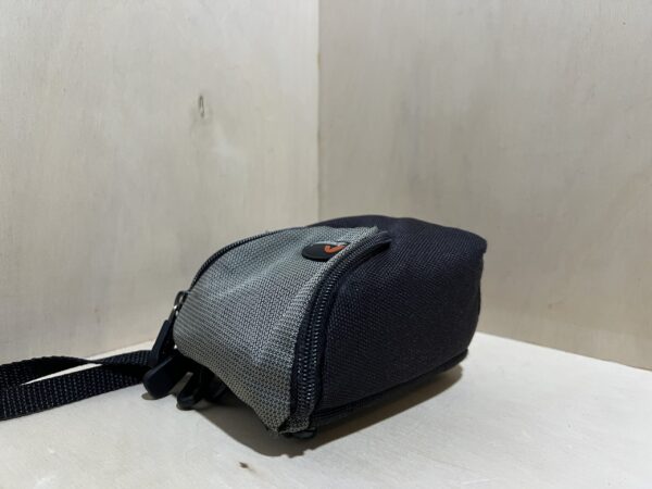 img_4482 Sacoche Lowepro compacte – idéale pour appareil photo numérique compact - Gris