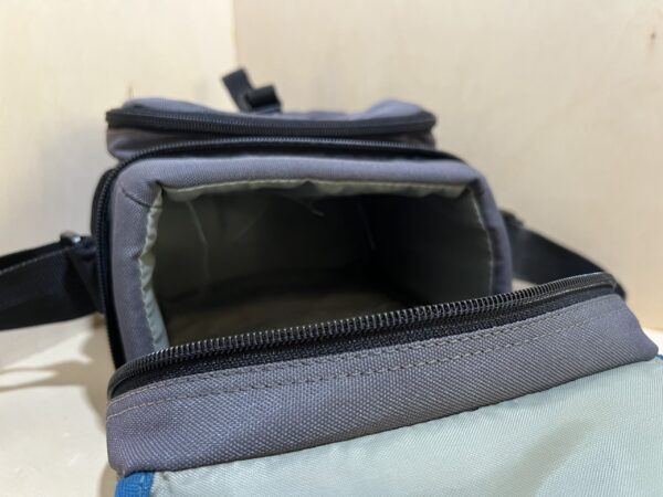 Sacoche Lowepro Nova Mini – compacte mais adaptée aux reflex
