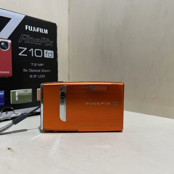 Fujifilm FinePix Z10fd – Compact numérique design orange – 7,2 Mpx - Orange
