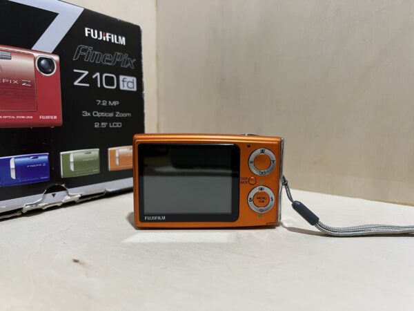 Fujifilm FinePix Z10fd – Compact numérique design orange – 7,2 Mpx - Orange