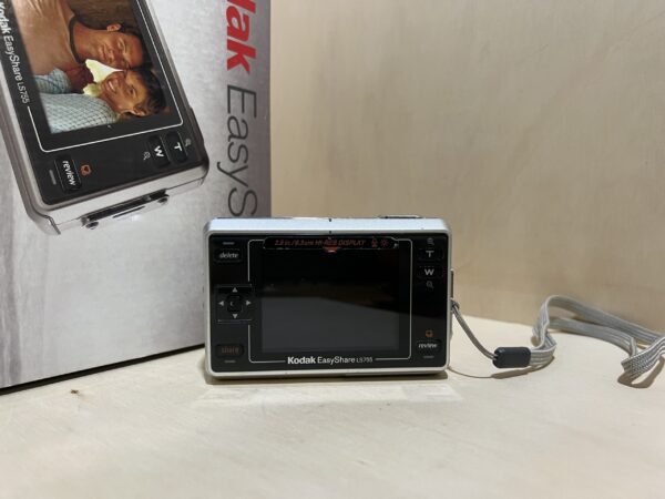 Kodak EasyShare LS755 – Compact numérique 5 MP avec station d’accueil - Argent