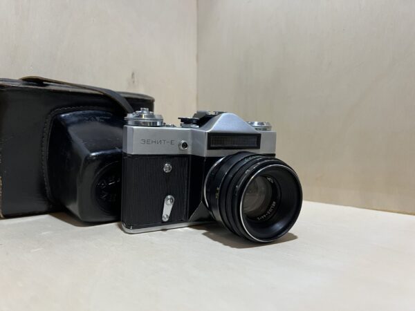 Zenit-E avec objectif Helios 44-2 58mm f/2 – Appareil photo argentique 24x36 - Argent