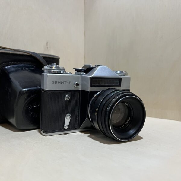 Zenit-E avec objectif Helios 44-2 58mm f/2 – Appareil photo argentique 24x36 - Argent