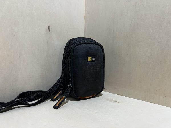 Sacoche Case Logic rigide - Noir