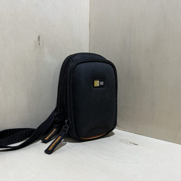 Sacoche Case Logic rigide - Noir