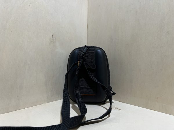 Sacoche Case Logic rigide - Noir