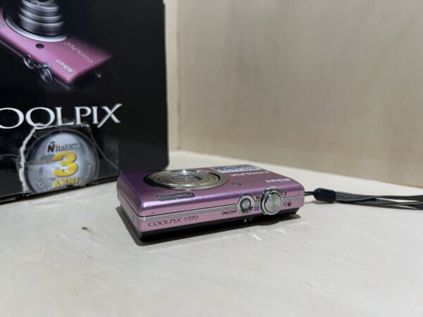 Nikon Coolpix S570 - Rose