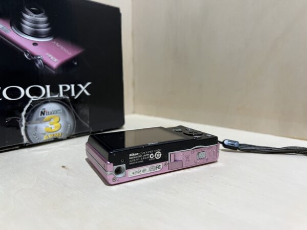 Nikon Coolpix S570 - Rose