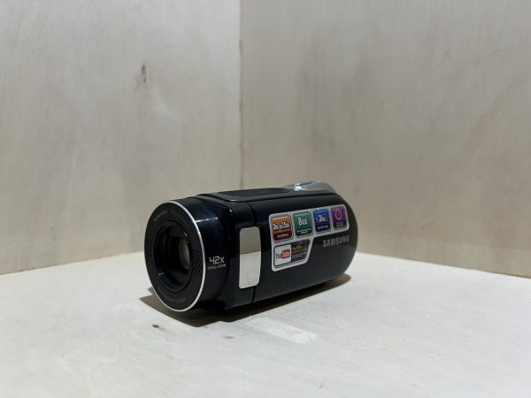 Caméscope Samsung SMX-F34 — 42x Intelli-Zoom, 8 Go de mémoire intégrée - Noir