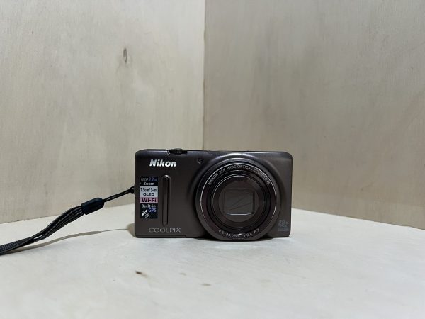 Nikon Coolpix S9500 – 22x zoom optique, Wi-Fi & GPS intégrés - Marron