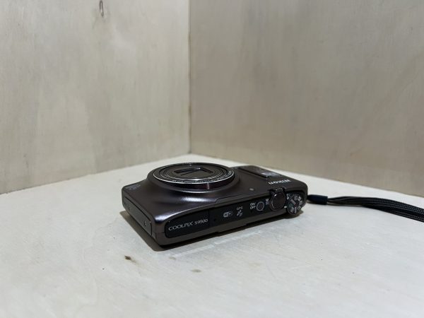 Nikon Coolpix S9500 – 22x zoom optique, Wi-Fi & GPS intégrés - Marron