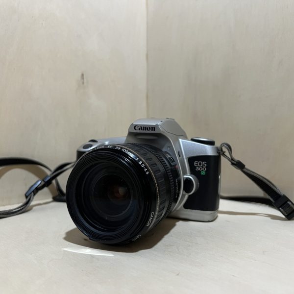 Canon EOS 500N + Canon EF 28-105mm f/3.5-4.5 Ultrasonic - Argent