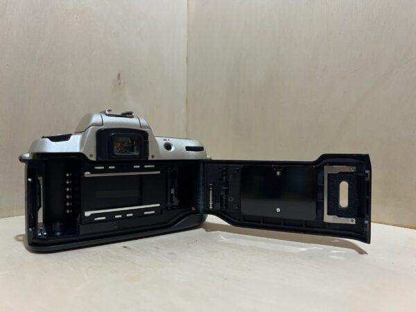 Nikon F60 – Beige