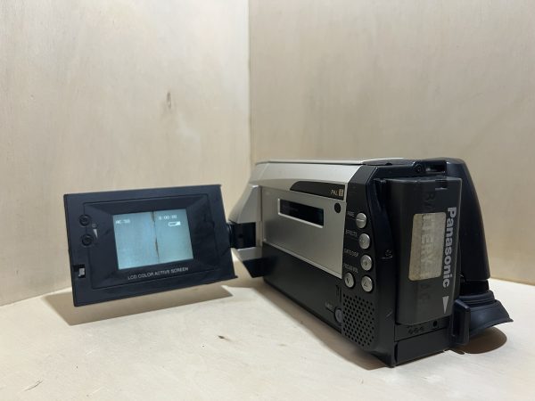 Caméscope Hitachi VM-E555LE - Gris