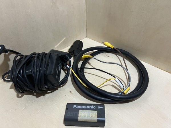 Caméscope Hitachi VM-E555LE - Gris