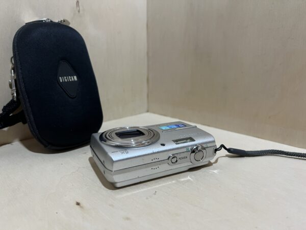 Olympus FE-200 – Compact 5x Zoom – 6 MP – Argent