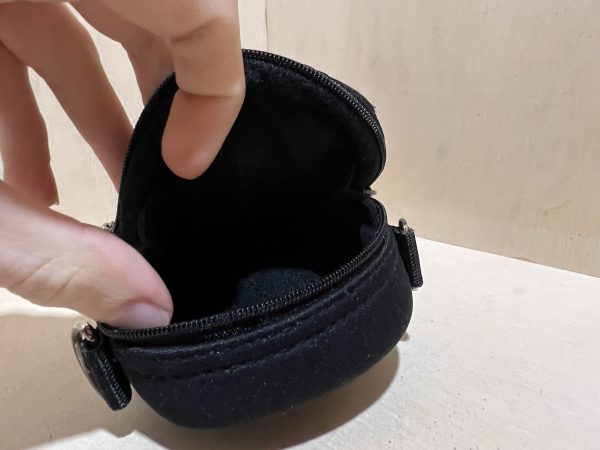 Housse pour compact numérique – Noir