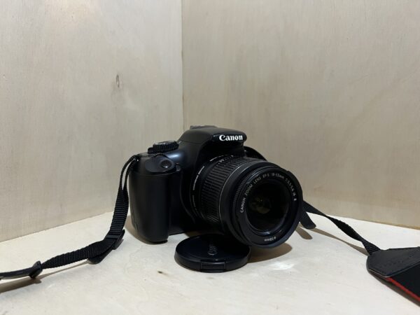 Canon EOS 1100D + objectif EF‑S 18–55 mm f/3,5‑5,6 IS II - Noir