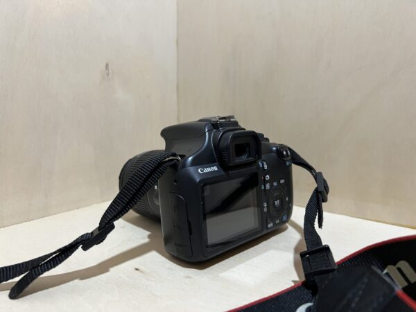 Canon EOS 1100D + objectif EF‑S 18–55 mm f/3,5‑5,6 IS II - Noir