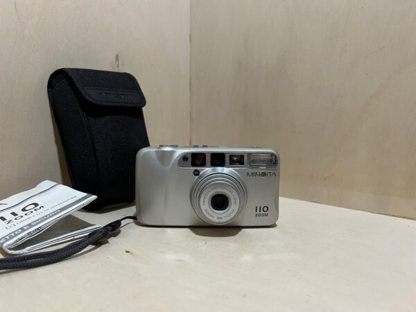 Minolta 110 Zoom – Gris
