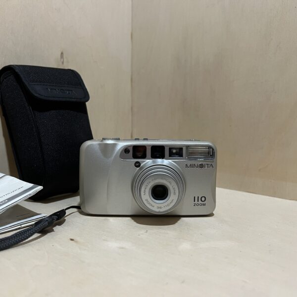 Minolta 110 Zoom – Gris