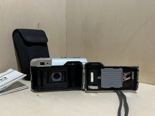 Minolta 110 Zoom – Gris